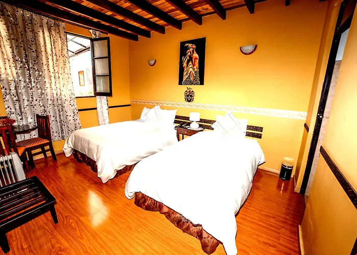 Yabar Plaza I Hotel 3*