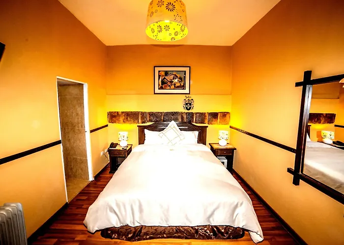 Yabar Plaza I Hotel 3*