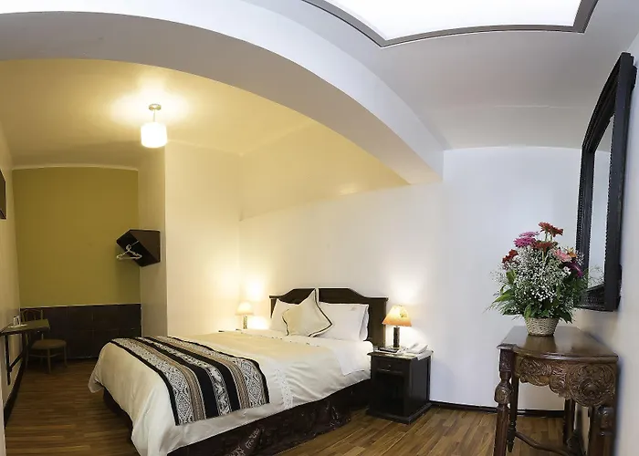 Yabar Plaza I Hotel