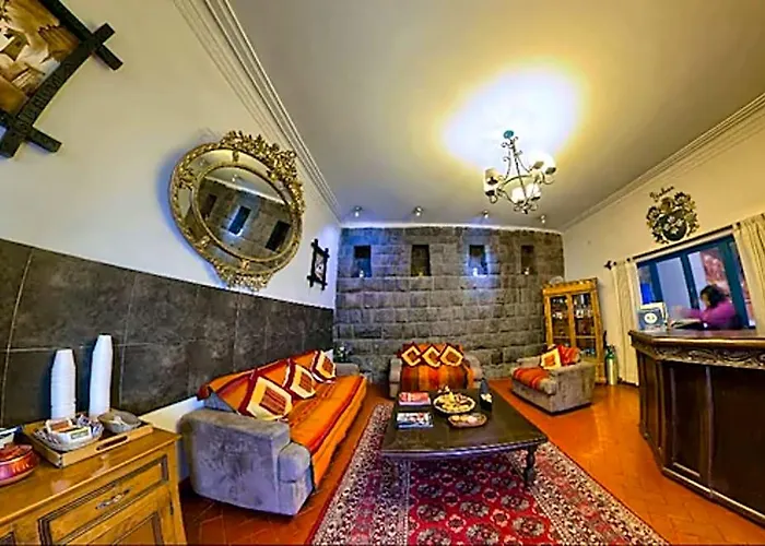 Yabar Plaza I Hotel 3*