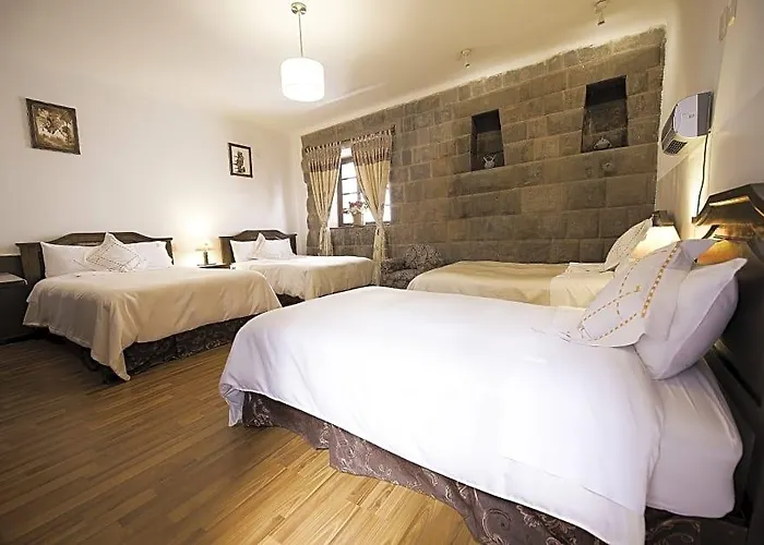 Yabar Plaza I Hotel