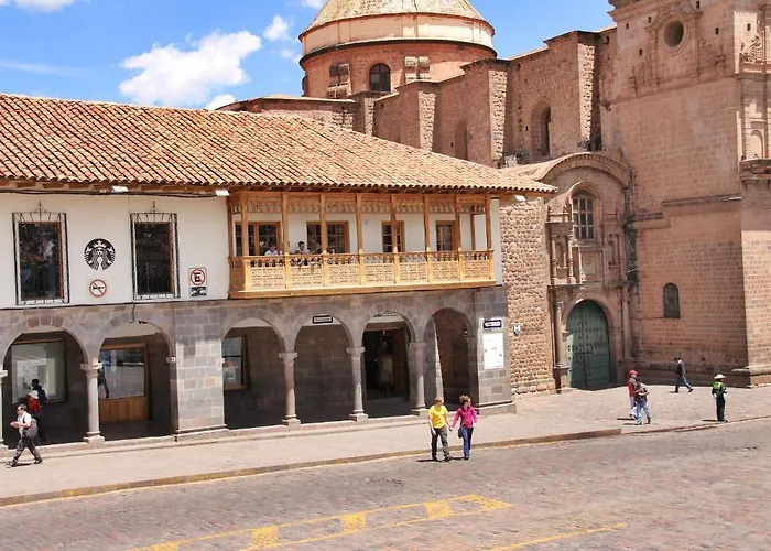 Yabar Plaza I Hotel
